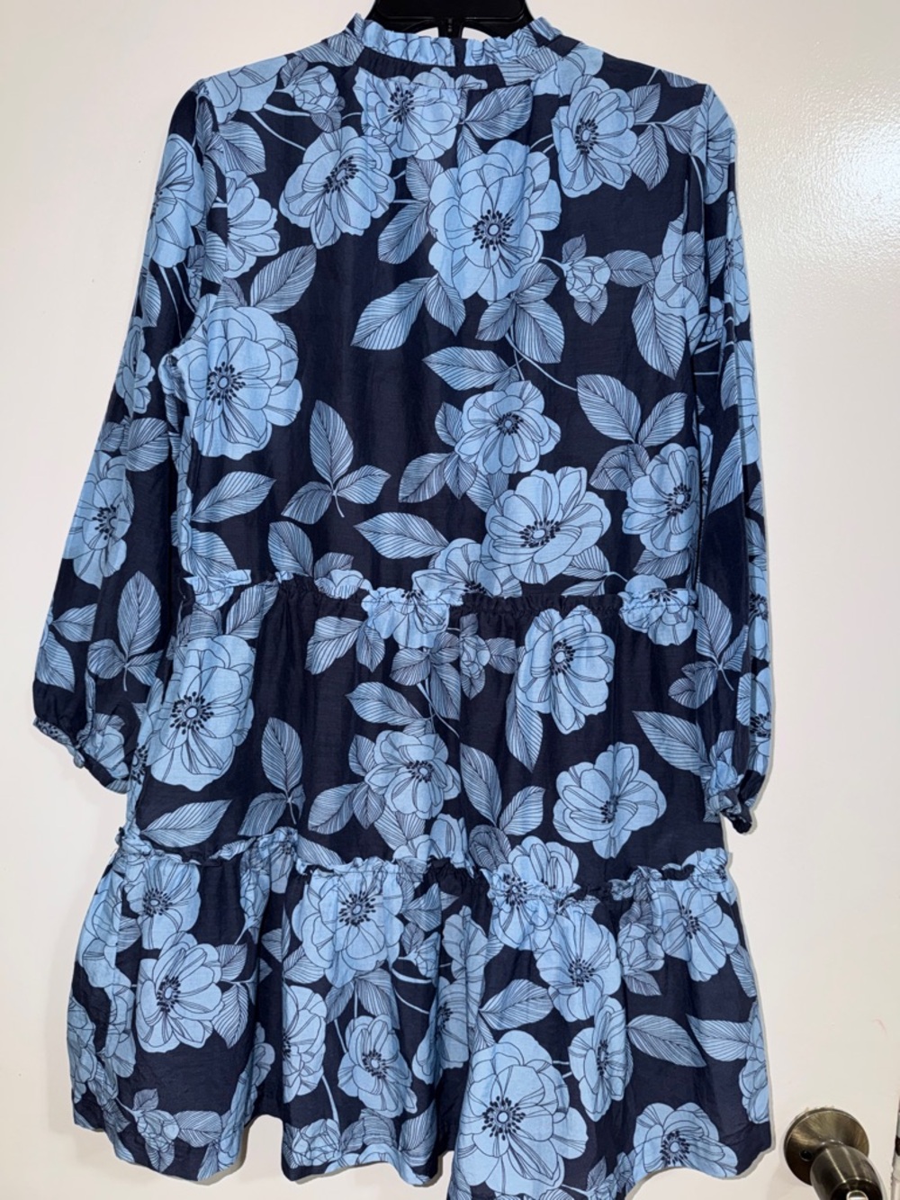 Vineyard Vines Navy and Light Blue Floral Top - Picture 3 of 4